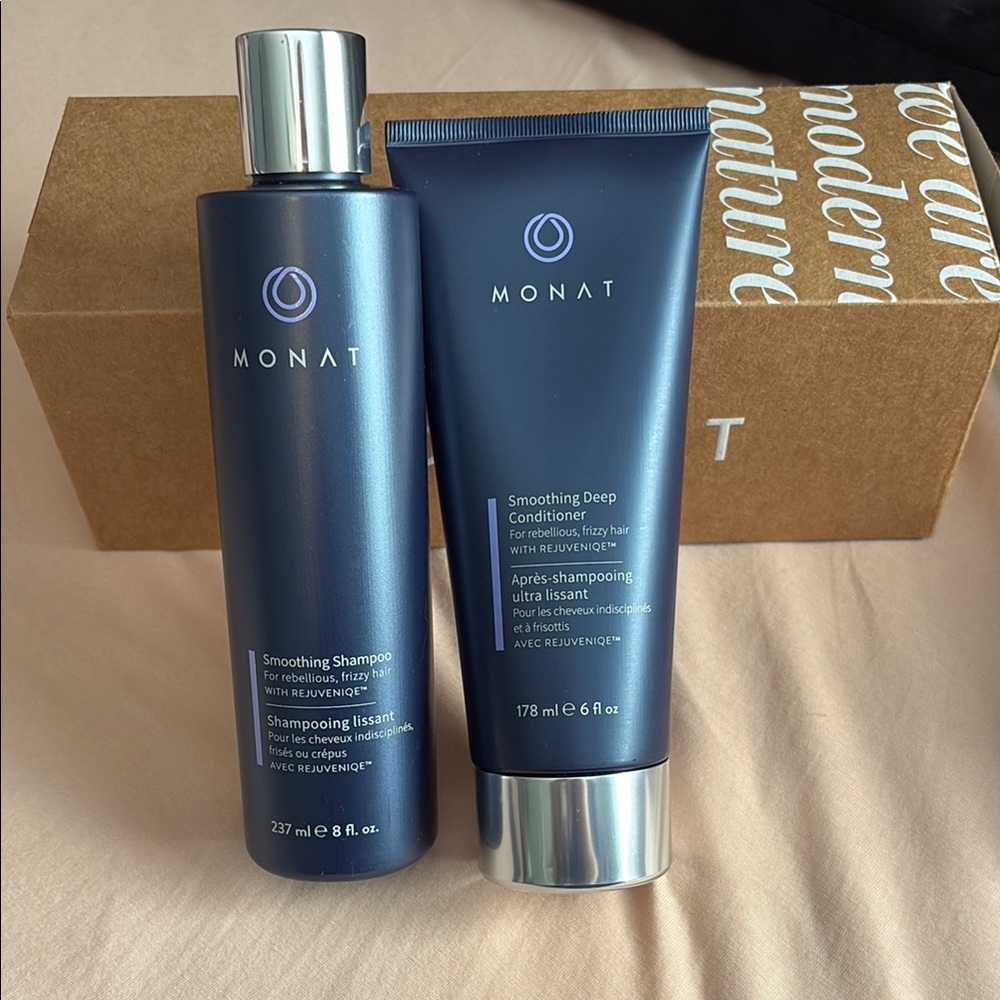 Monat Smoothing Shampoo and Conditioner Set